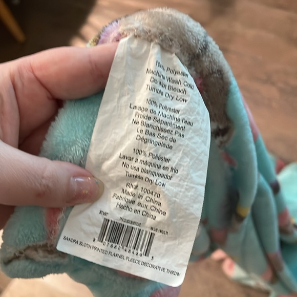 50 x 60 SLOTH EASTER THROW - Picture 2 of 3